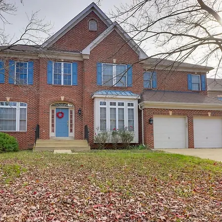 Pet-Friendly Lanham Getaway With Community Pool! Villa